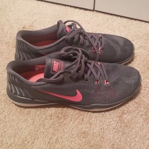 Nike flex fly wire sneakers
